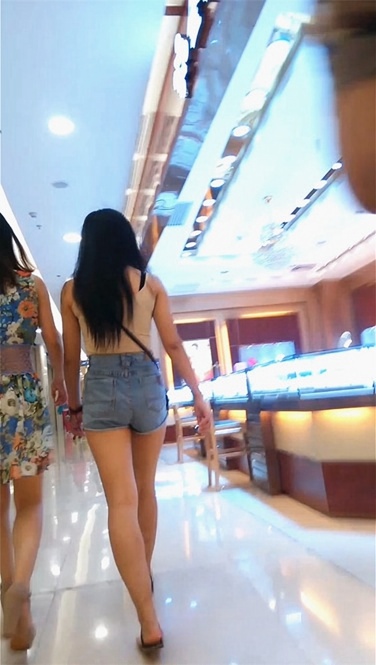 商场高腰紧牛美眉[62M/MP4]