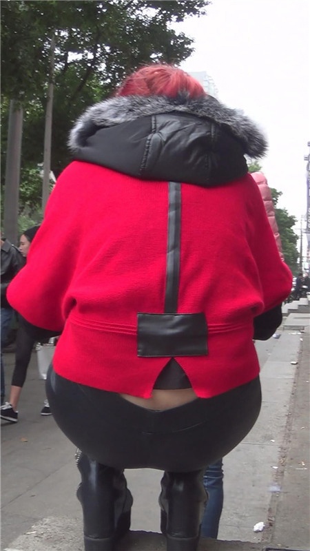 红发紧身皮裤[239M/MP4]