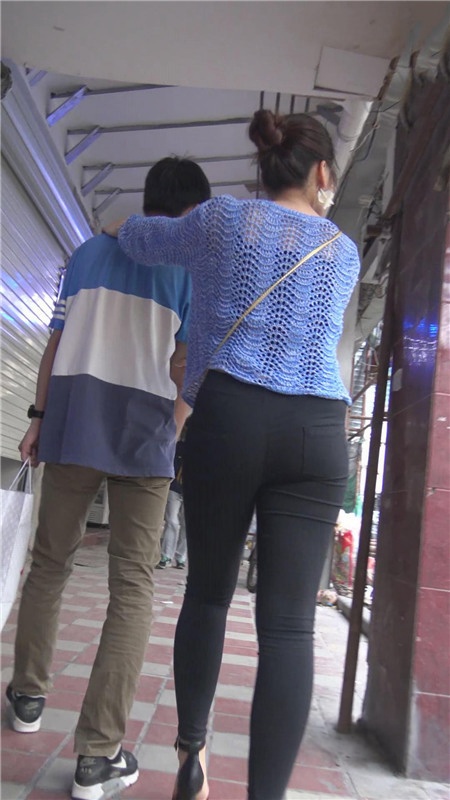 黑裤紧身妹子[104M/MP4]