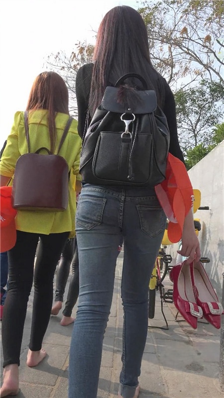 牛仔长裤小妹[55M/MP4]