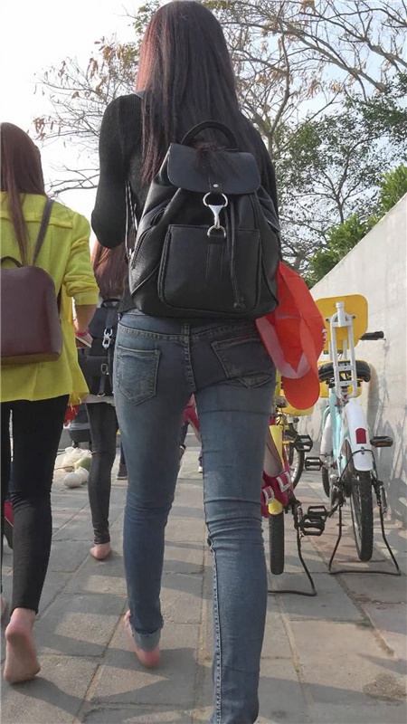 牛仔长裤小妹[55M/MP4]