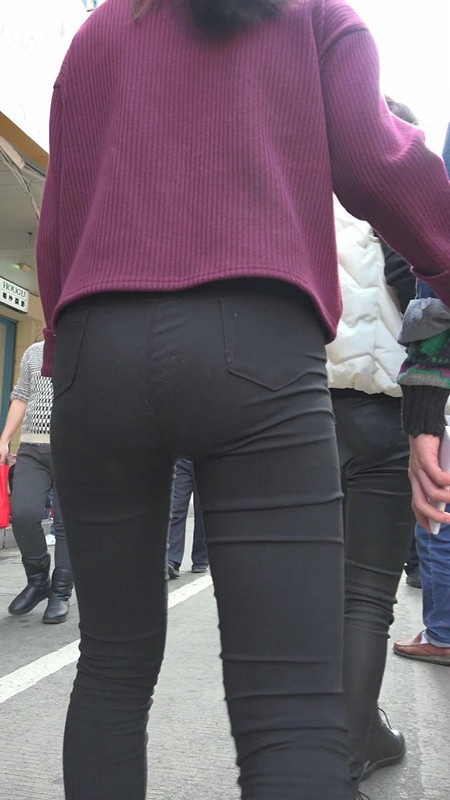 黑色紧身长裤美女[72M/MP4]