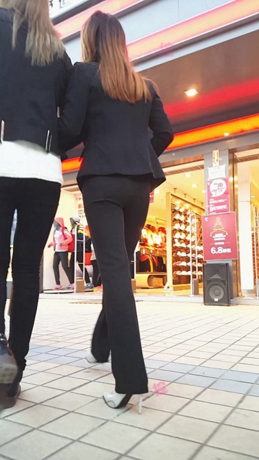 丝滑紧绷职业装妹纸[1.37G/MP4]