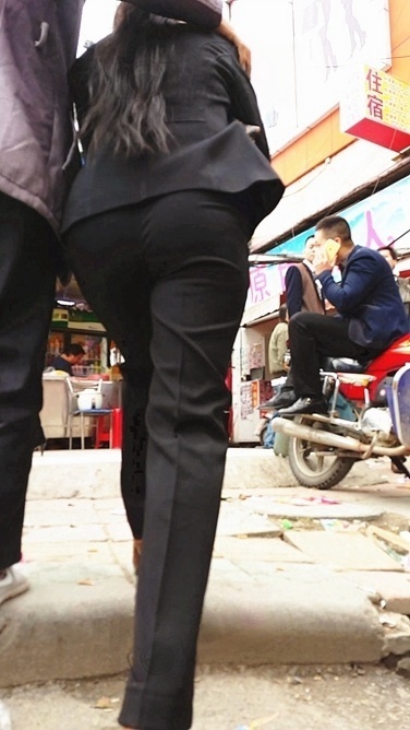 职业装OL臀部好圆[205M/MP4]