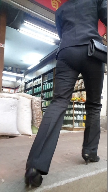 黑色西装职业装OL步伐勿勿[1.08G/MP4]