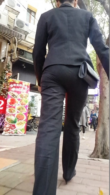 黑色西装职业装OL步伐勿勿[1.08G/MP4]