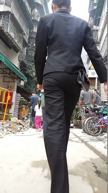 黑色西装职业装OL步伐勿勿[1.08G/MP4]