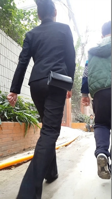 黑色西装职业装OL步伐勿勿[1.08G/MP4]