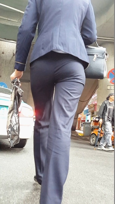 跟拍下班的职业装西裤shaofu[105M/MP4]