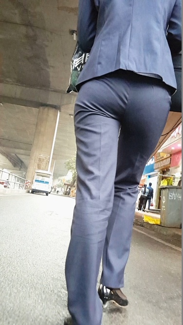跟拍下班的职业装西裤shaofu[105M/MP4]