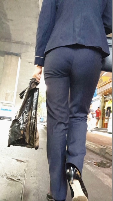 跟拍下班的职业装西裤shaofu[105M/MP4]