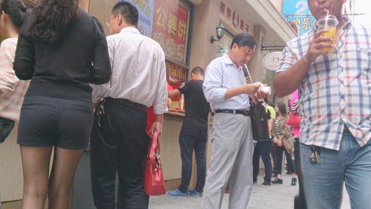 黑色职业装黑丝MM，翘臀黑丝让人无法忘怀[197M]