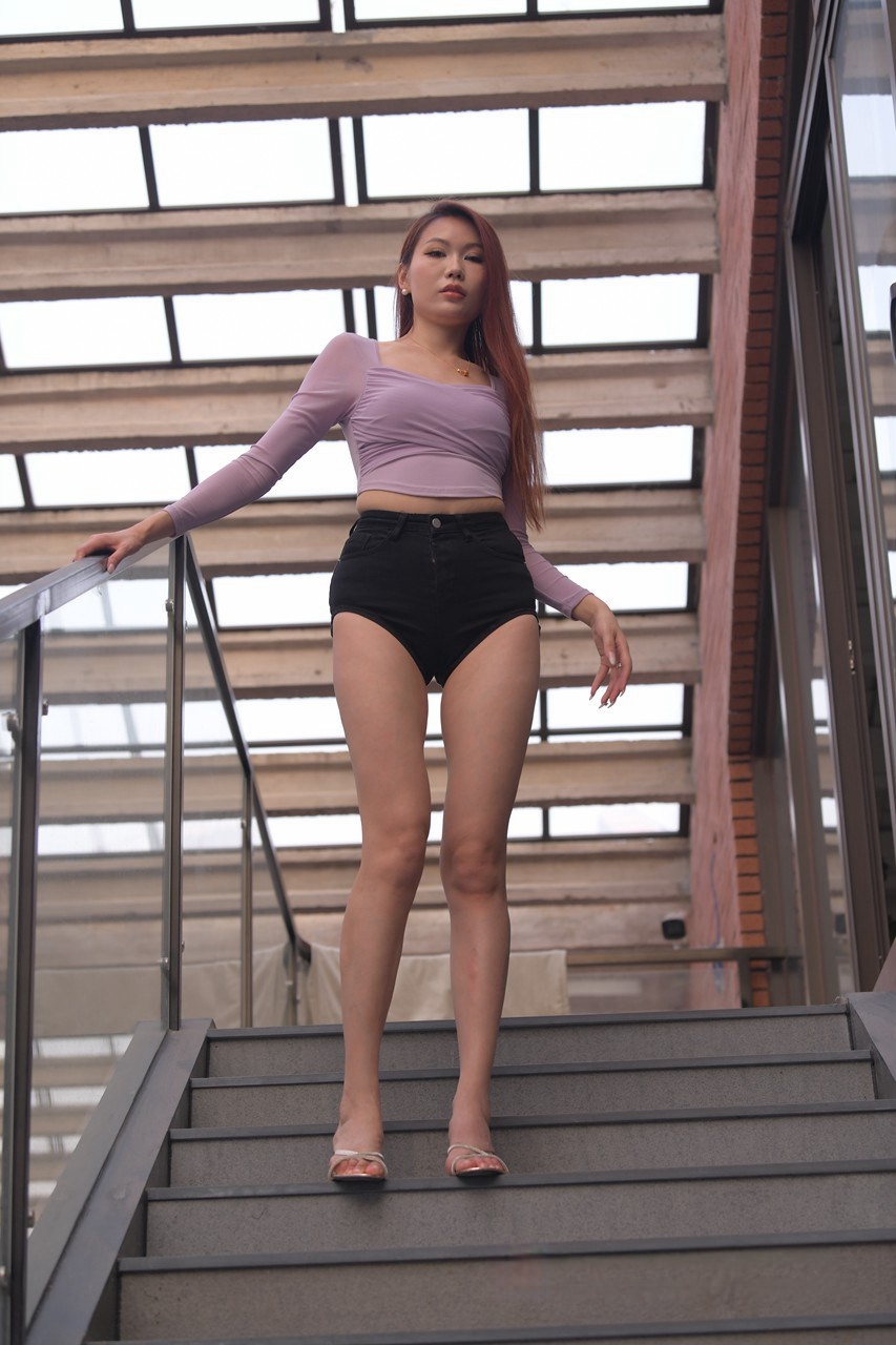 黑色热裤大长腿美女MJ3194