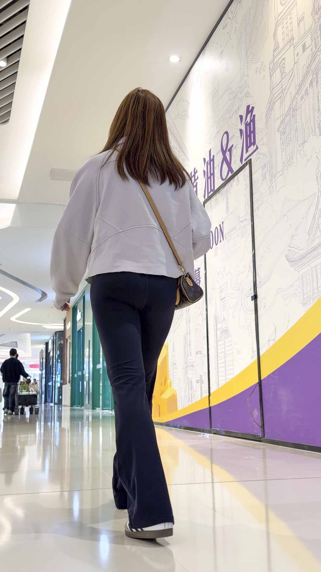 丰臀瑜伽裤V内痕真性感（积分185）