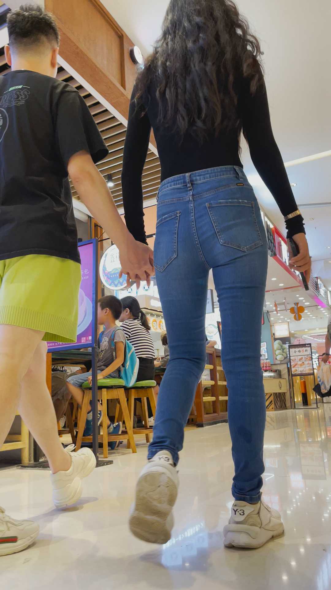 性感牛仔紧臀少女开发多（积分158）