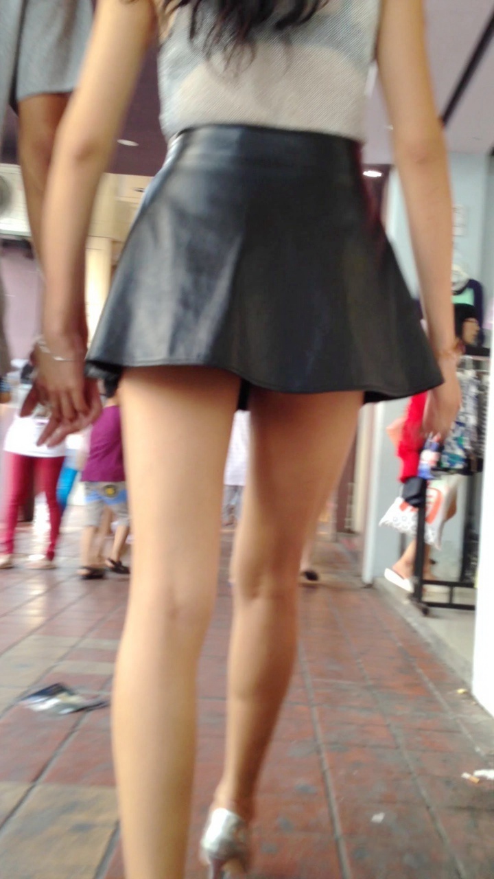 皮质短裙高挑长腿美女[636M/MOV]