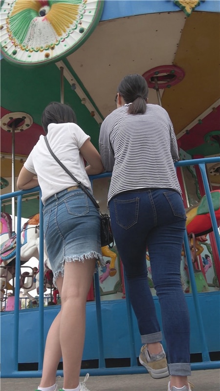 蓝色牛仔裤紧身妹子[2.93G/MP4]