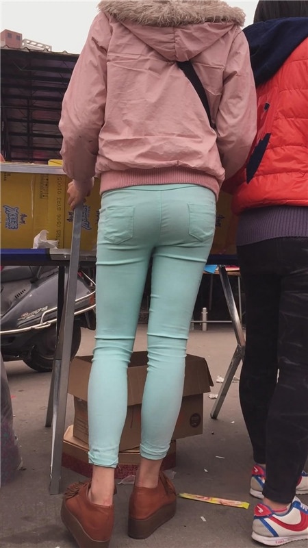 紧身妹子[624M/MP4]