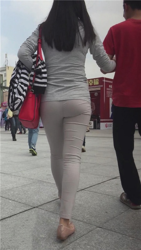 灰裤紧身美妇[879M/MP4]