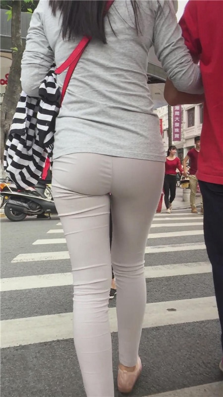 灰裤紧身美妇[879M/MP4]