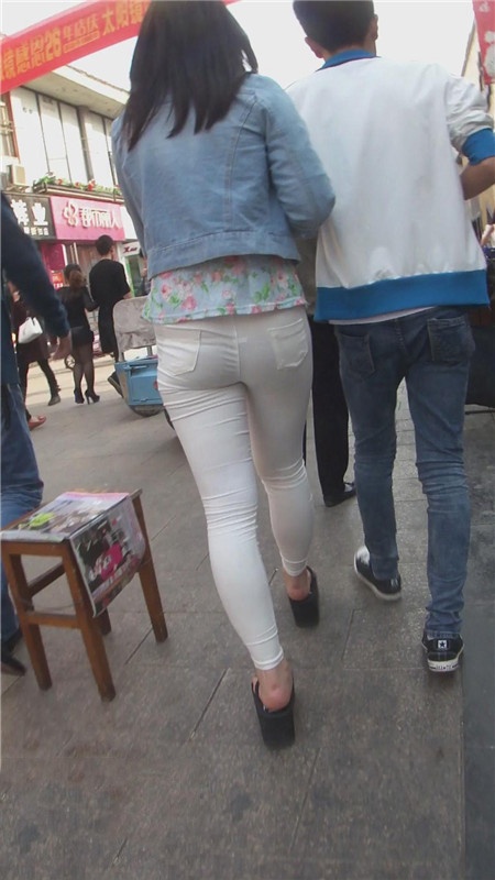 白裤紧身妹子[804M/MP4]