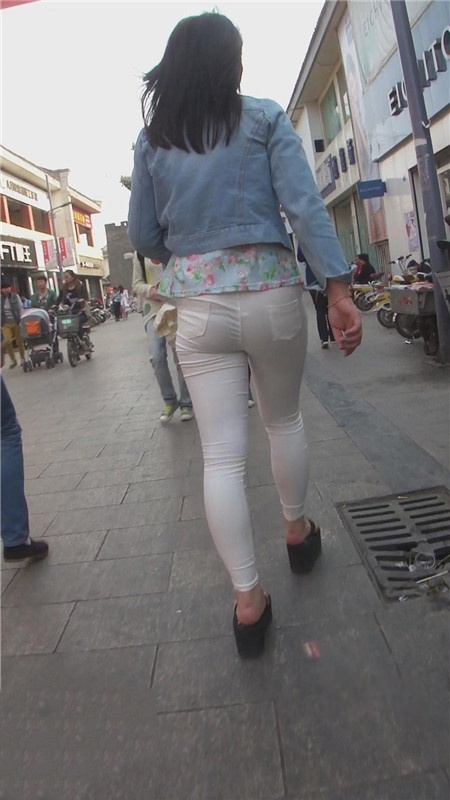 白裤紧身妹子[804M/MP4]