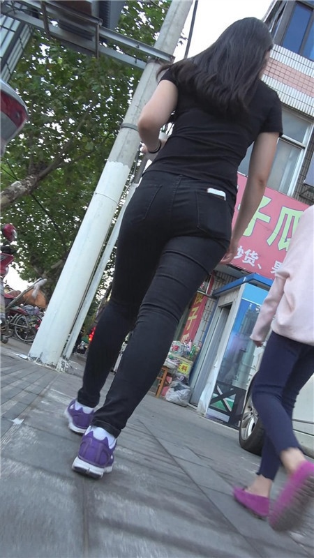 黑衣黑牛仔妹子[495M/MP4]