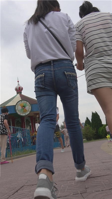 牛仔紧身妹子[891M/MP4]