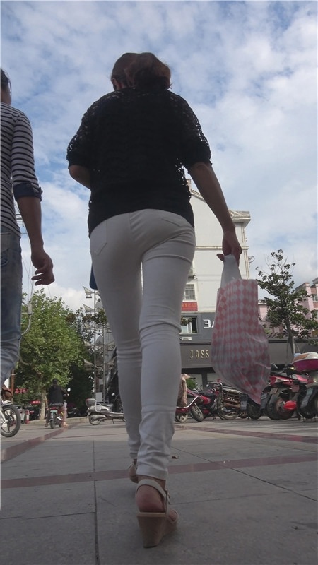 白裤美妇[367M/MP4]