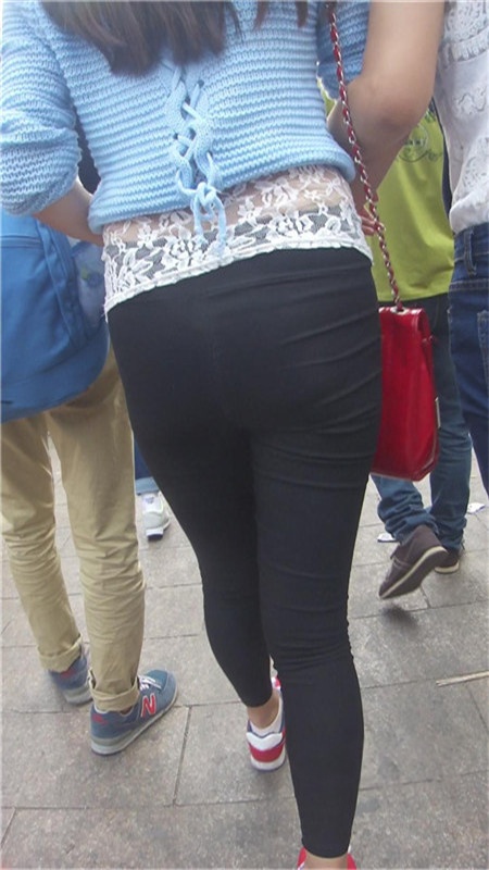 黑裤妹子[519M/MP4]