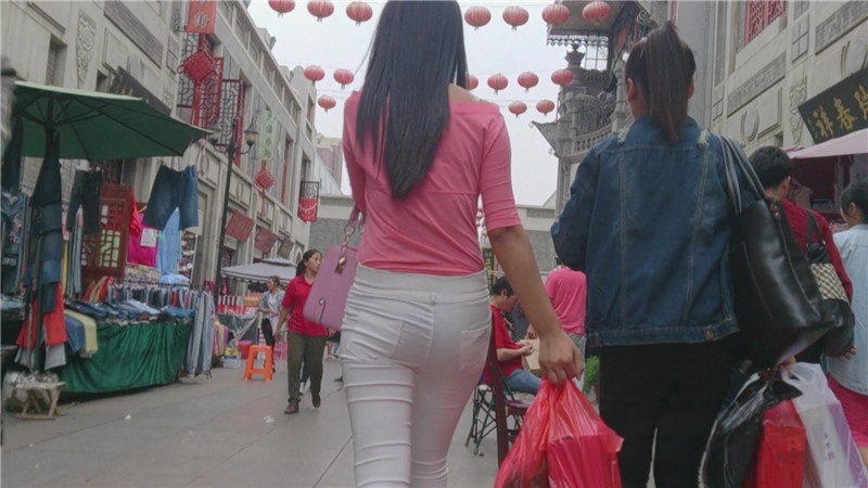 粉衣白裤小姐姐[317M/MP4]