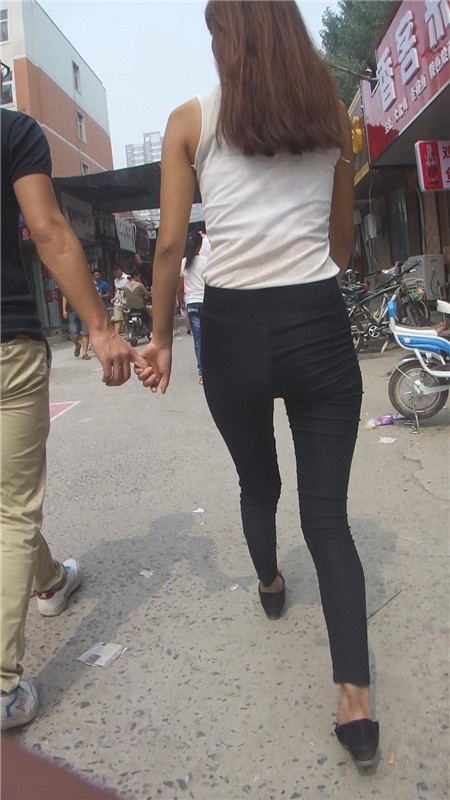 紧身黑裤高腰妹子[177M/MP4]