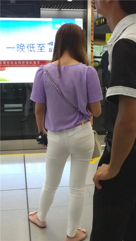 紫衣紧身白裤妹子[186M/MP4]