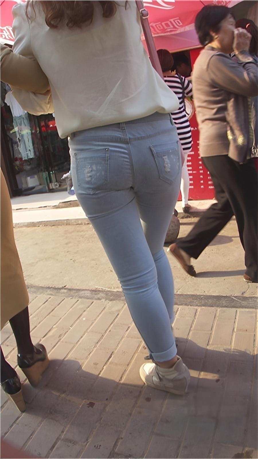 白衣牛仔紧身妹[204M/MP4]