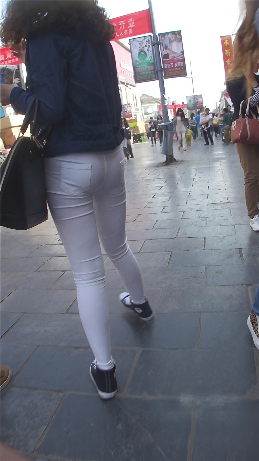 白裤小妹[99M/MP4]