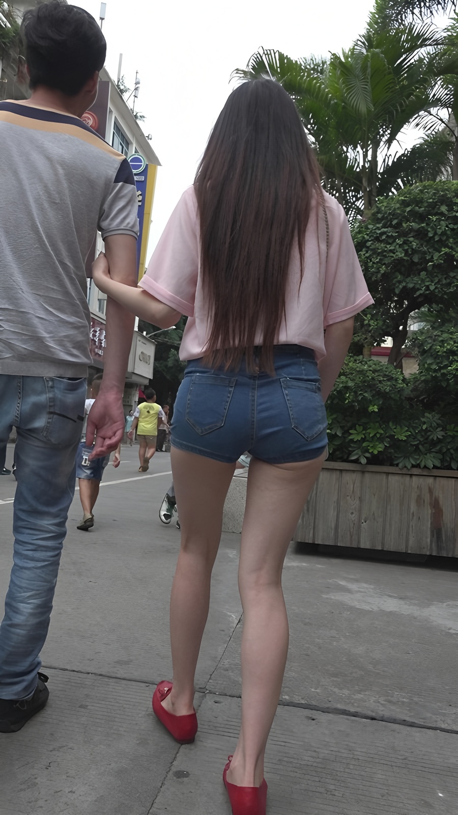 长发热裤牛仔小妹[1.19G/MP4]