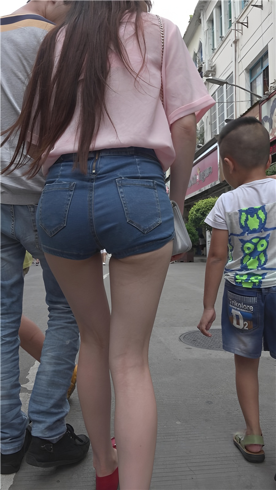 长发热裤牛仔小妹[1.19G/MP4]