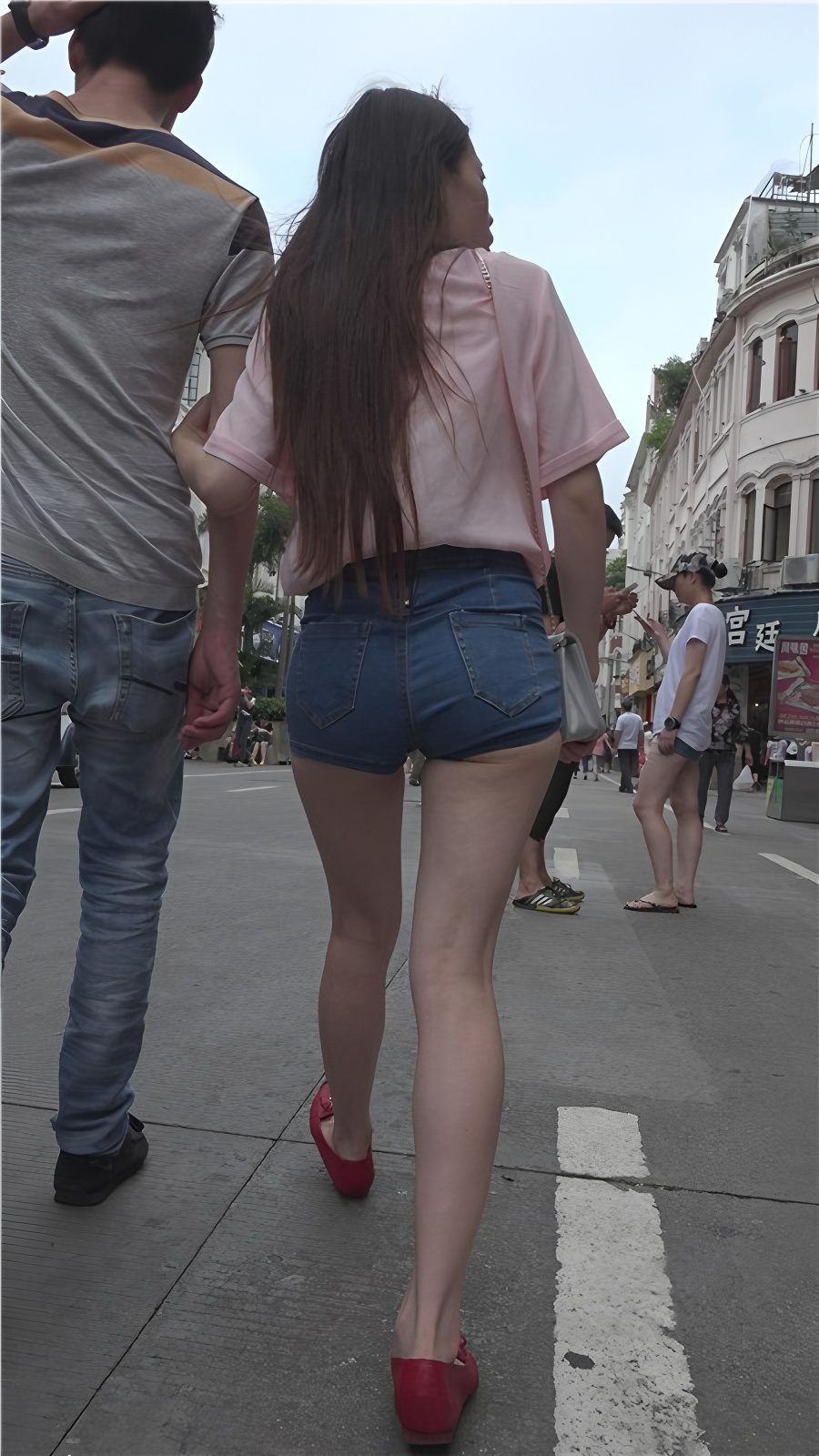 长发热裤牛仔小妹[1.19G/MP4]