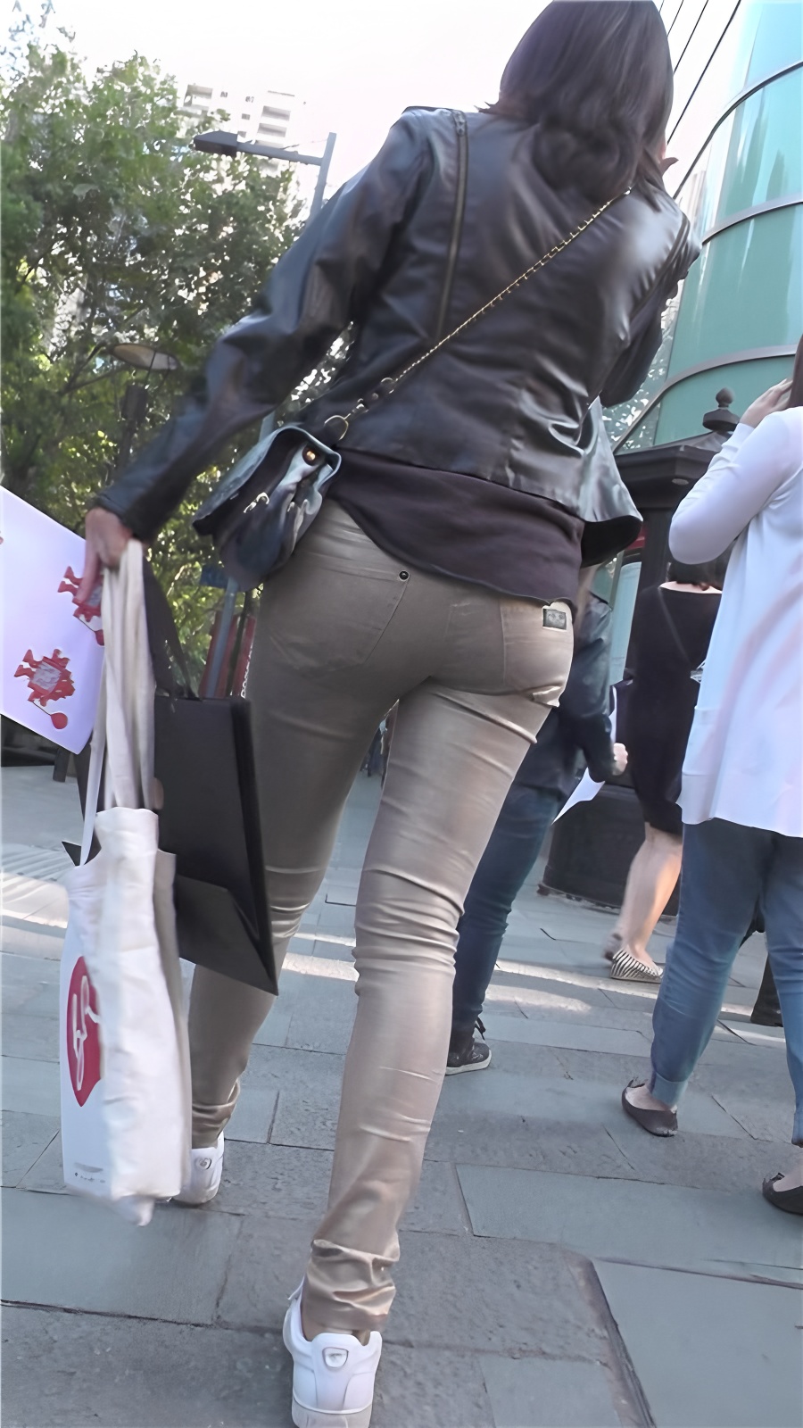 紧身美妇[706M/MP4]