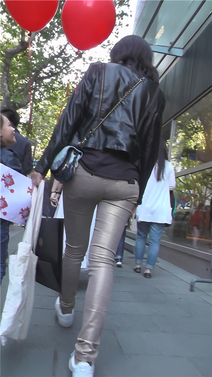 紧身美妇[706M/MP4]