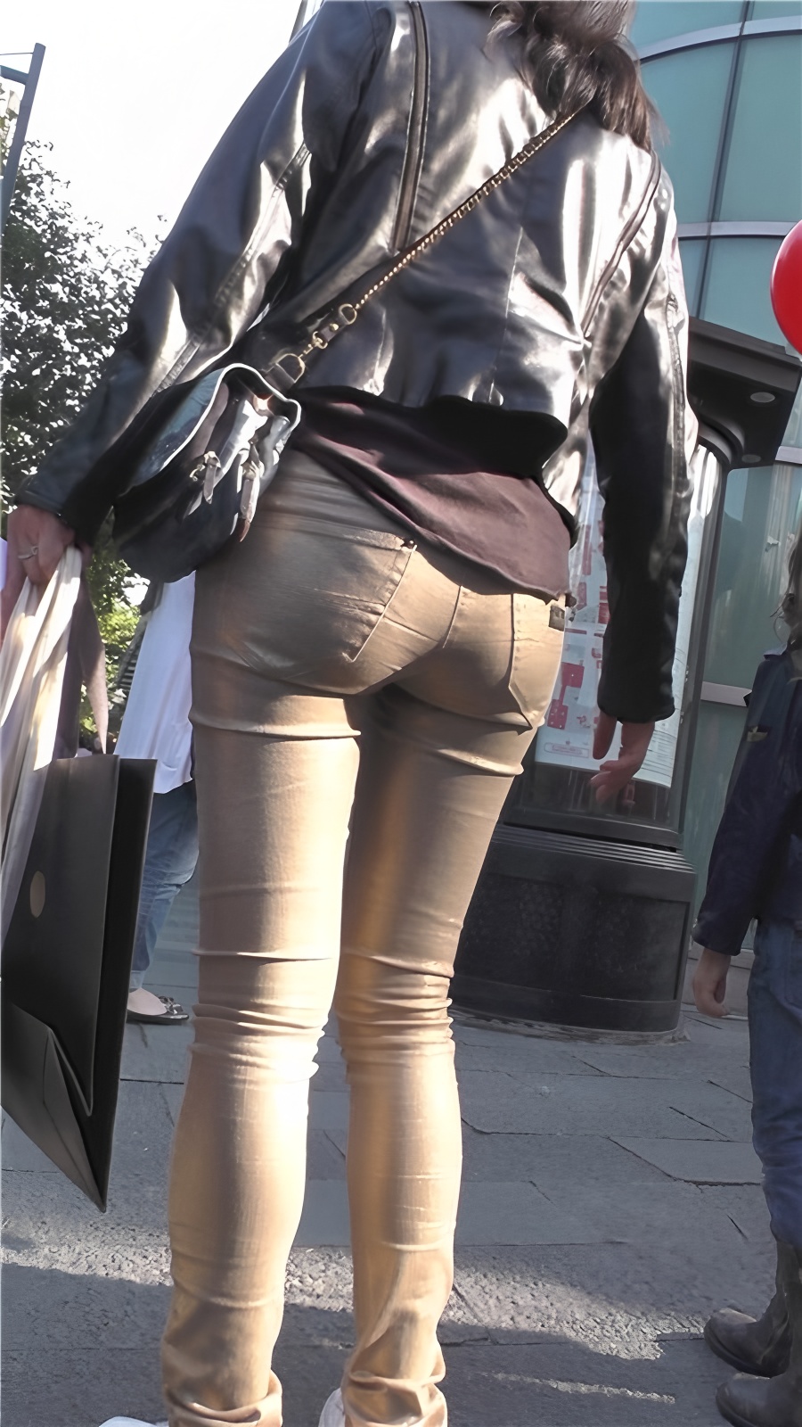 紧身美妇[706M/MP4]