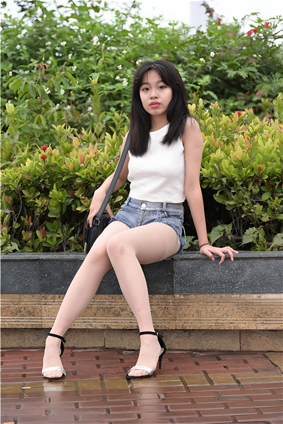 热裤牛仔小姐姐【套图+视频】