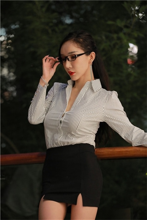 （套图+视频）性感美腿女神[11.51G/MP4]