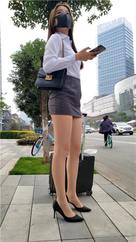 （视频一）漂亮的职场美女[6.4G/MP4]