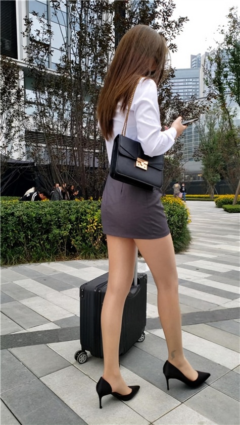 （视频一）漂亮的职场美女[6.4G/MP4]