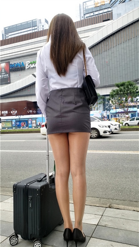 （视频一）漂亮的职场美女[6.4G/MP4]