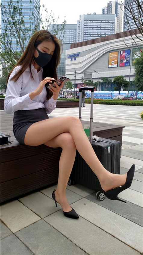 （视频二）漂亮的职场美女[5.22G/MP4]