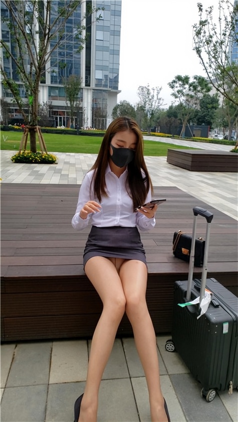 （视频二）漂亮的职场美女[5.22G/MP4]