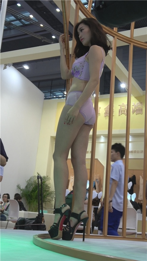 极品模特美女[763M/MP4]