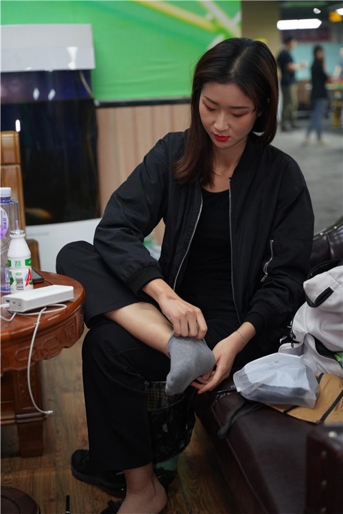 性感的红色比基尼长腿小姐姐【套图+视频】